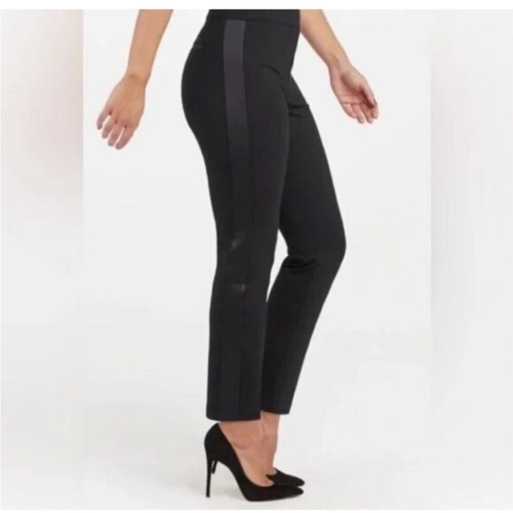 SPANX Ponte Straight Pant w/ Satin
Tape Classic Black Size S.